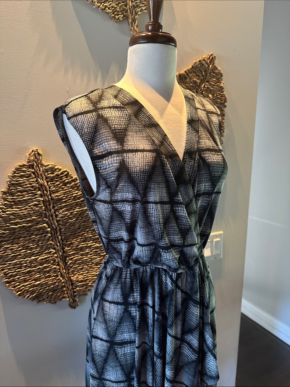 BCBGMaxAzria Black & Gray Sleeveless Faux-Wrap Midi Dress - Picture 2 of 8